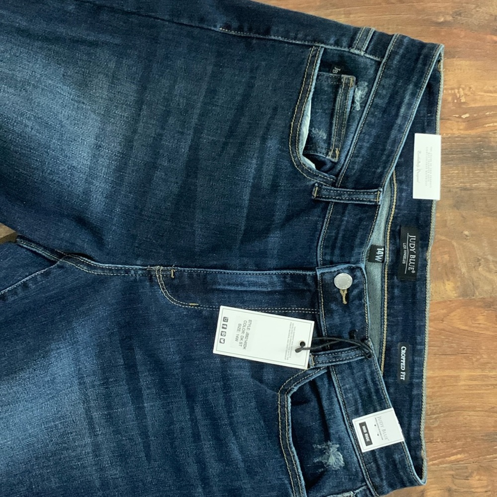 Judy Blue - cropped, mid-rise